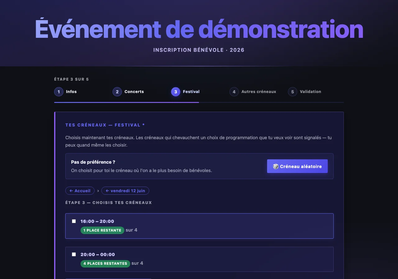 Formulaire d'inscription bénévole à l'étape du choix des créneaux : deux créneaux du vendredi, l'un avec une place restante sur quatre, l'autre avec quatre places, et un bouton « Créneau aléatoire ».